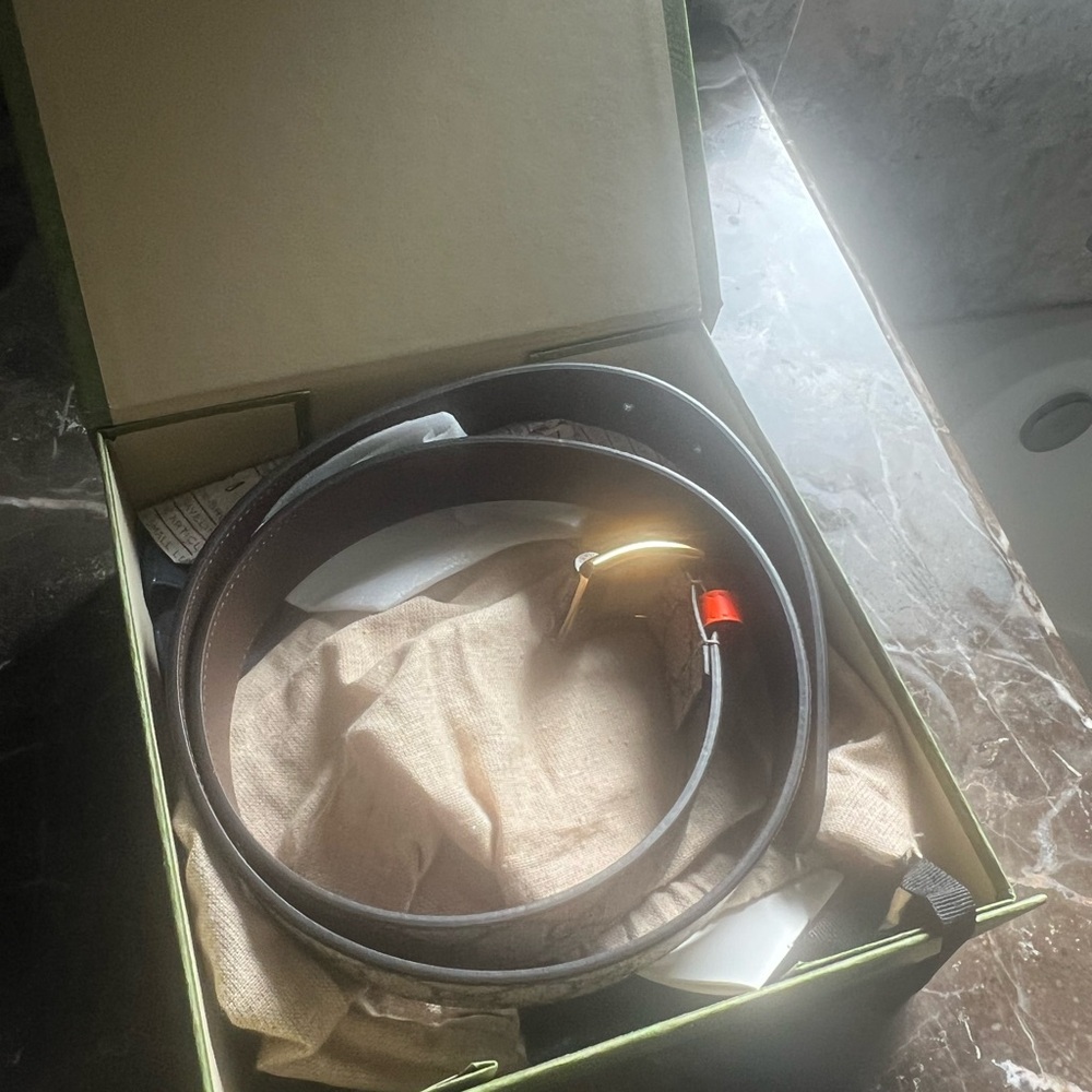 Authentic Gucci belt ! Worn once!!